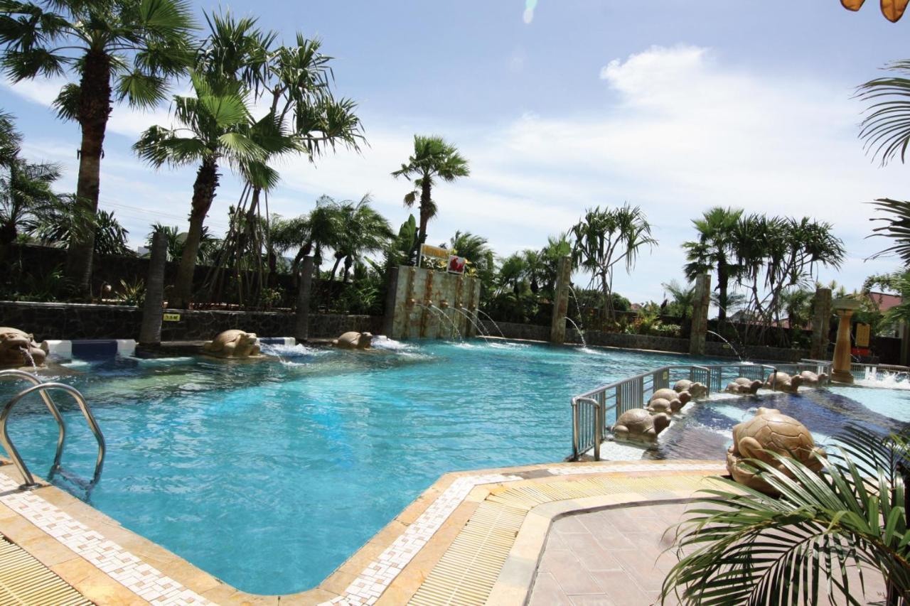 Hermes Palace Hotel Banda Aceh Exterior photo